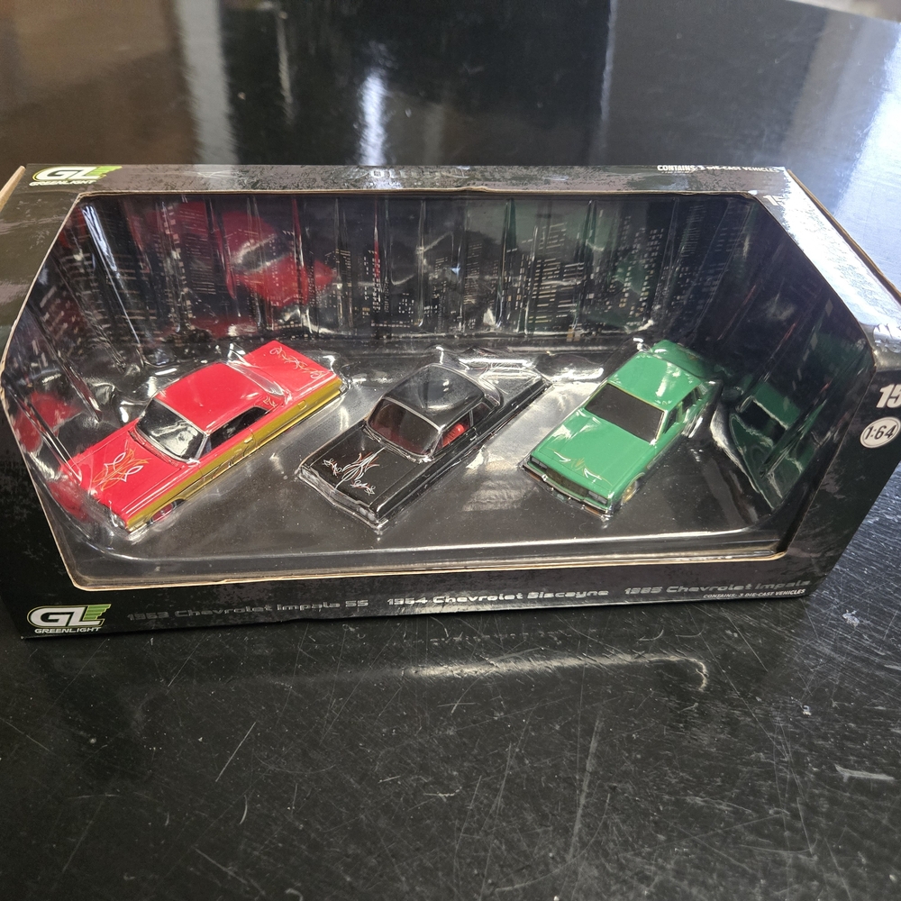 Die-Cast Classic Car 3-Pack - Red, Black & Green